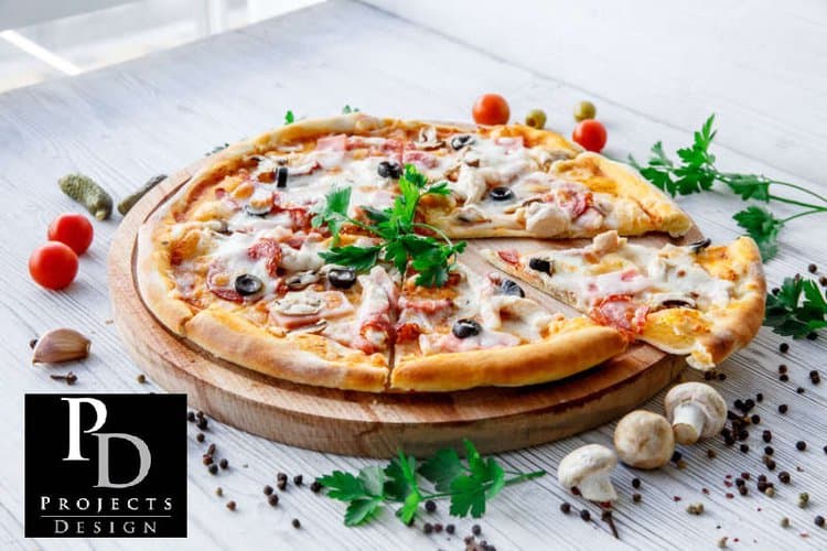 Pizza de tocineta con champiñones